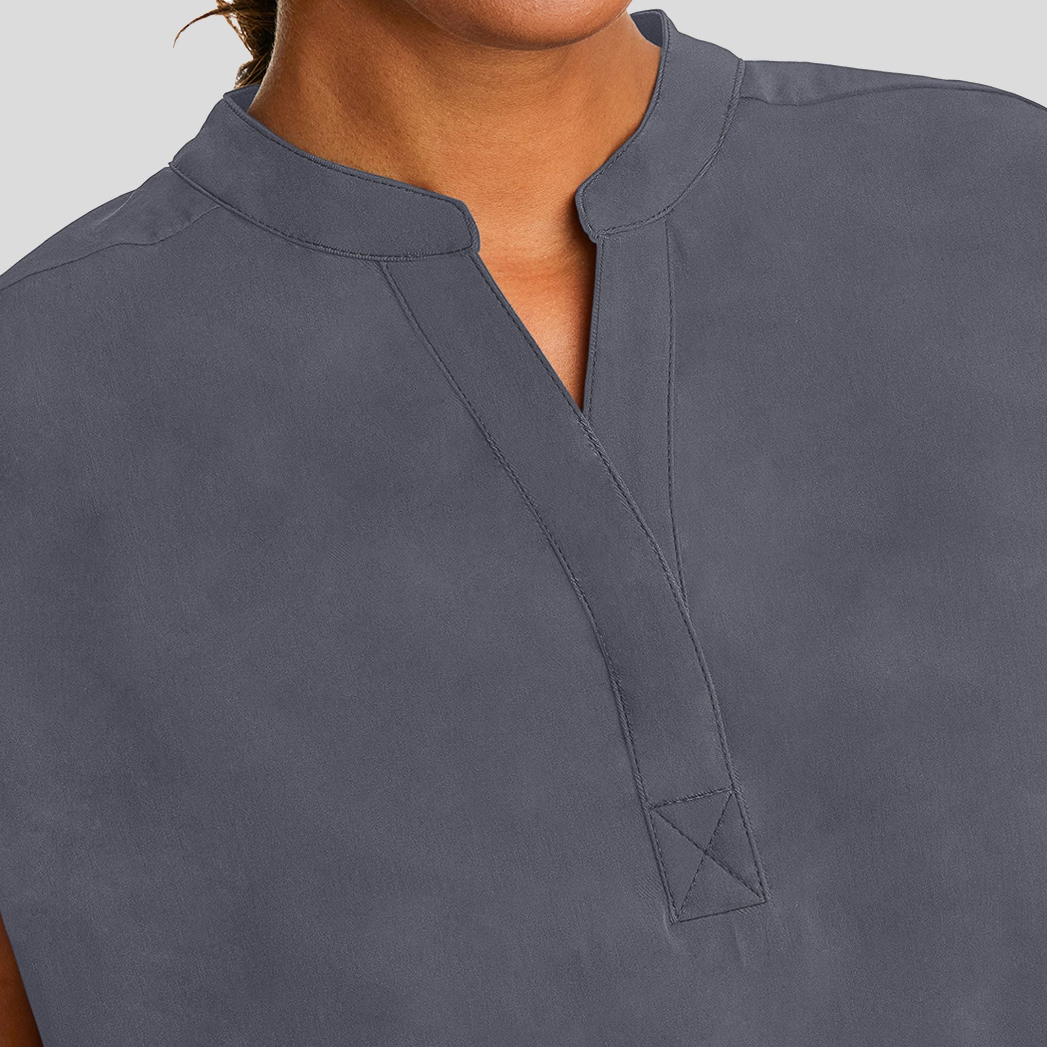 HEH_HEALINGHANDS_PURPLELABEL_JOURNEYTOP_2152_PEWTER_DETAIL